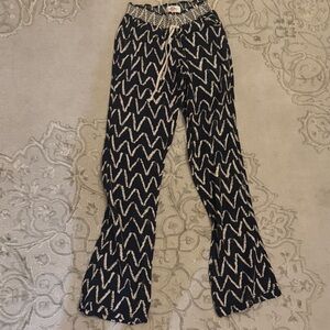 Stylish Black and White Zigzag Women's Pants